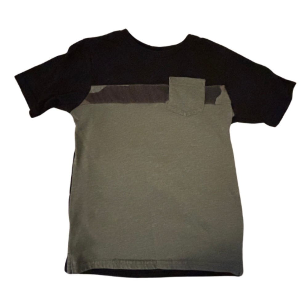 🏷️ Kids Black and Camo T-Shirt